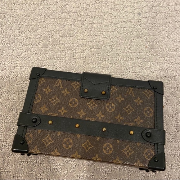 COPY - LV mini box !! AS IS - Picture 2 of 4